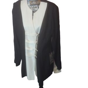 D.j. summer vintage black off white blazer size 16